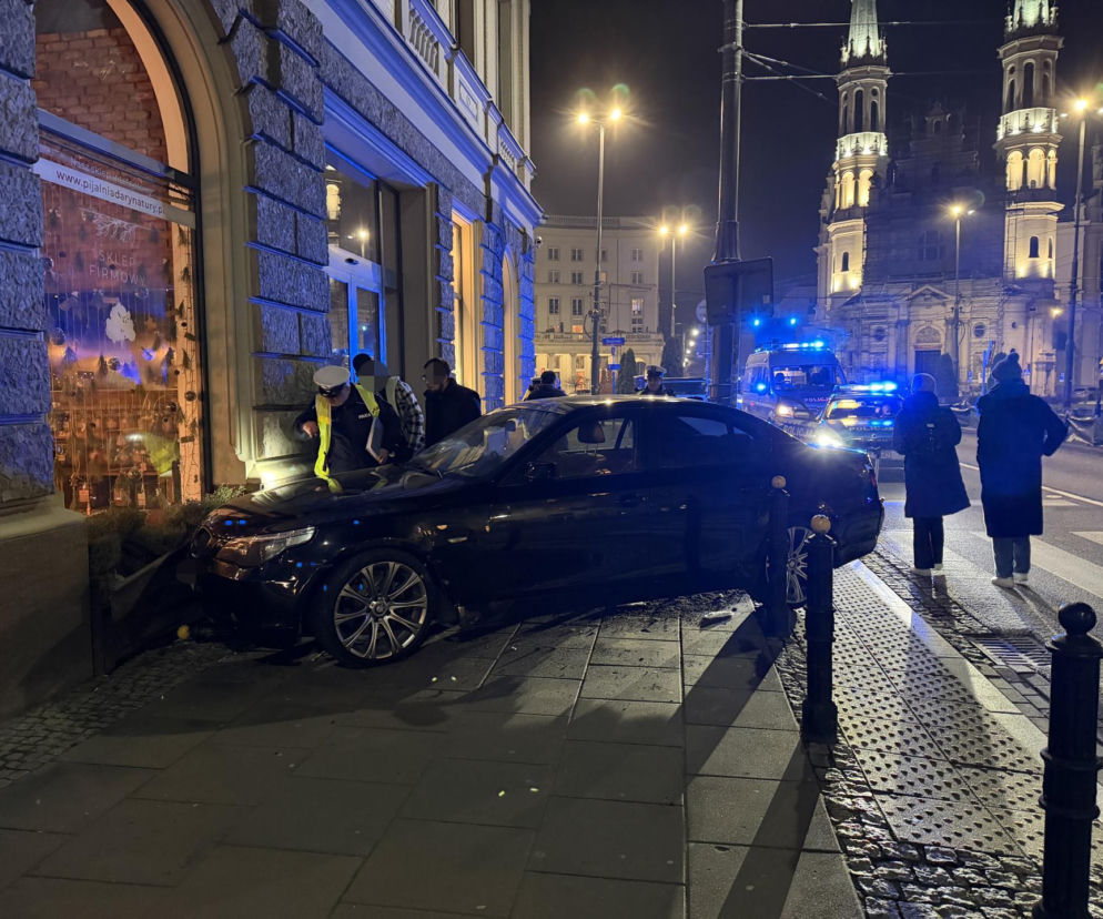 Obywatel Rosji driftował po Placu Zbawiciela