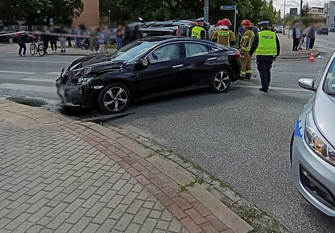Kobieta staranowała toyotę