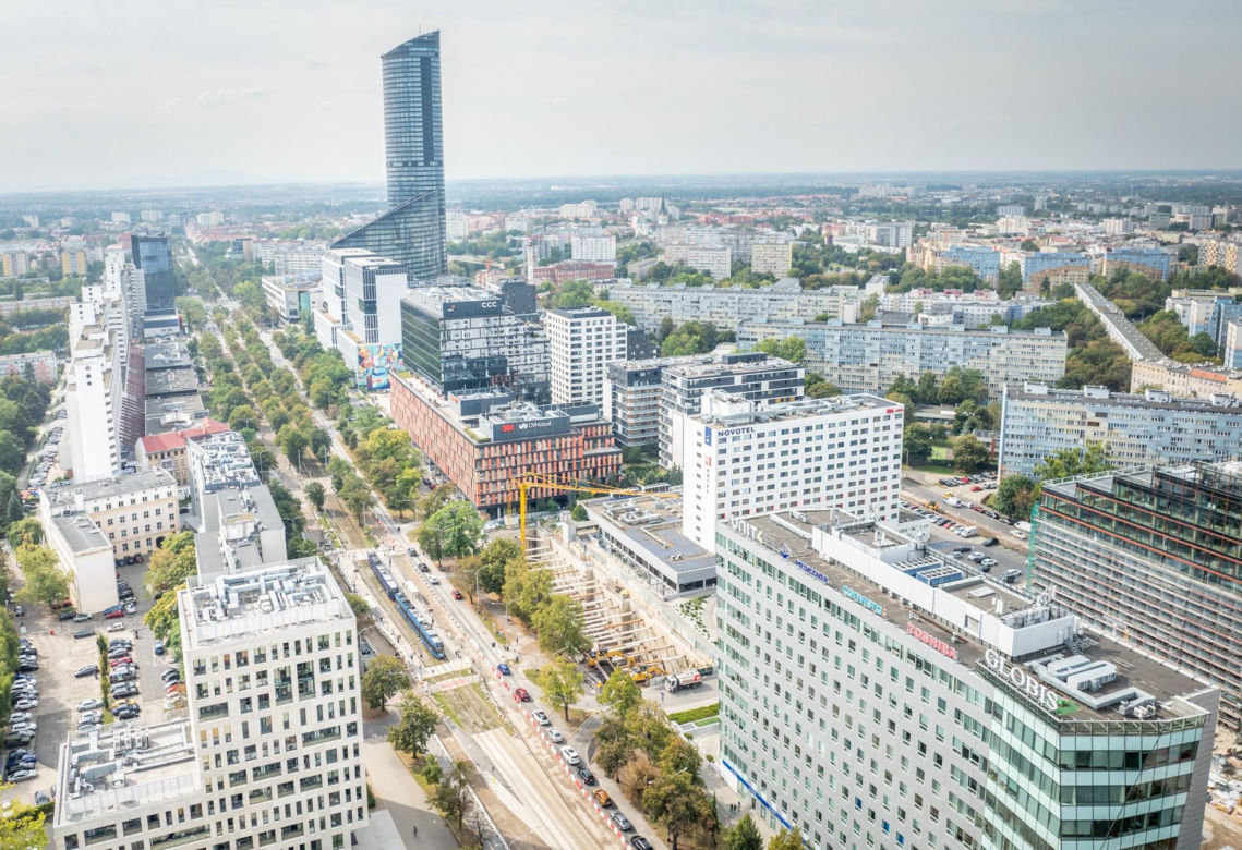 Apartamentowiec Powstańców 7D we Wrocławiu z czteropoziomowym parkingiem podziemnym