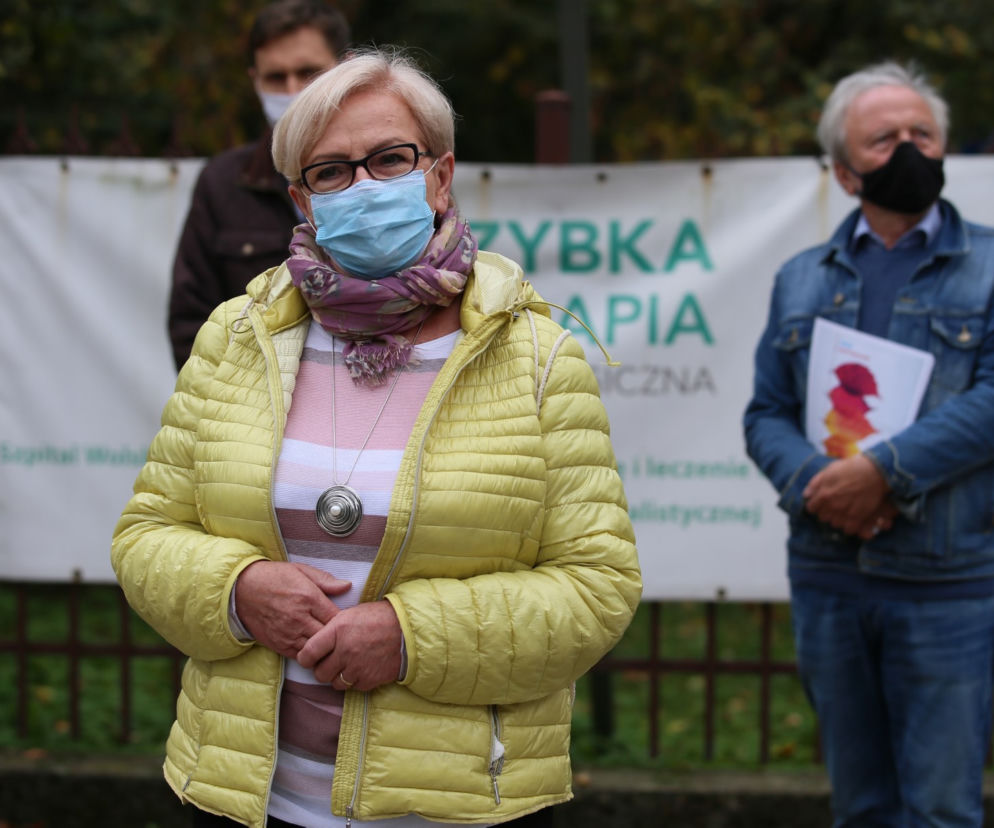 Seniorzy bronią oddziału geriatrycznego.