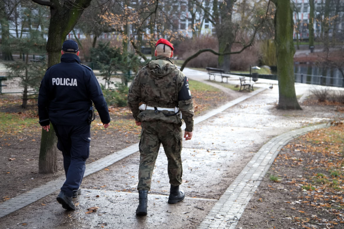 Policja patroluje Bydgoszcz wspólnie z Żandarmerią Wojskową