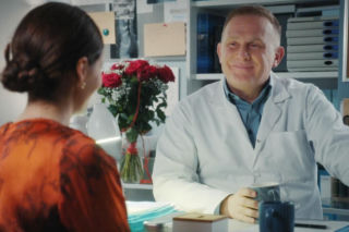 M jak miłość, odcinek 1921: Joanna w urodziny Artura zaskoczy go takim prezentem. Wiek Rogowskiego będzie dla niej bez znaczenia - ZDJĘCIA