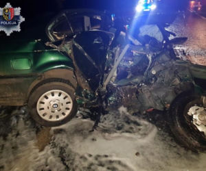 Zderzenie czołowe dwóch BMW na drodze krajowej nr 3