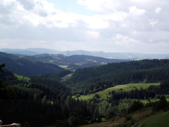 Niezwykła wieś w Beskidach na granicy trzech państw