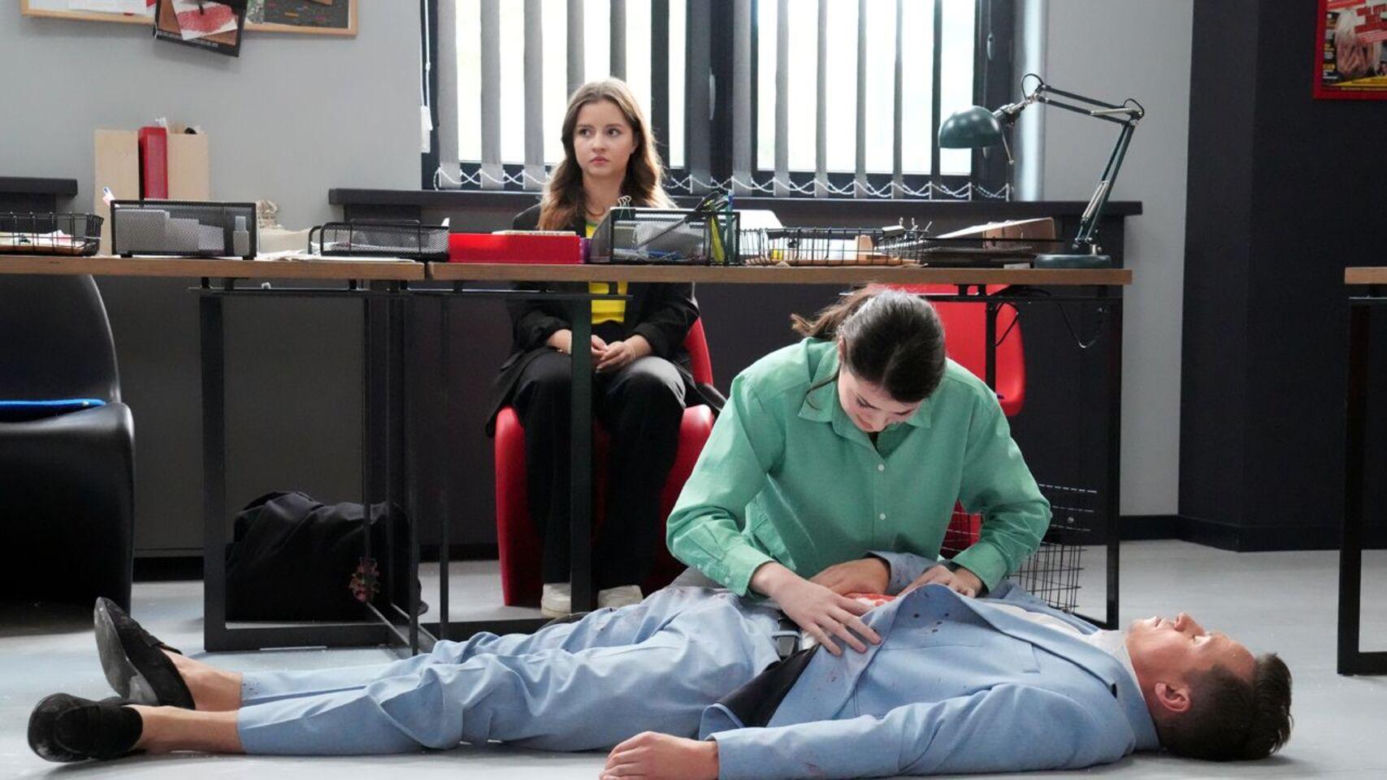 Barwy szczęścia odc. 3130. Błażej Modrzycki (Piotr Ligienza), Weronika (Maria Świłpa), Ewa (Gabriela Ziembicka)
