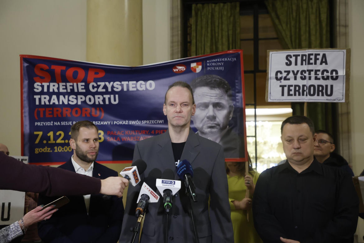 Awantura na sesji rady Warszawy o Strefę Czystego Transportu 