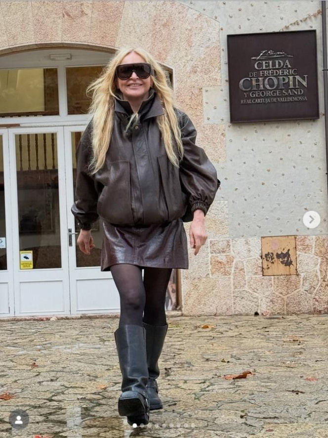 Tak nie wygląda przeciętna 69-latka! Olejnik zachwyca formą w mini