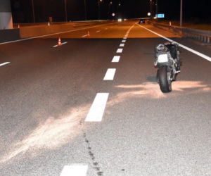 Wypadek na autostradzie A4. Motocyklista wjechał w samochód osobowy