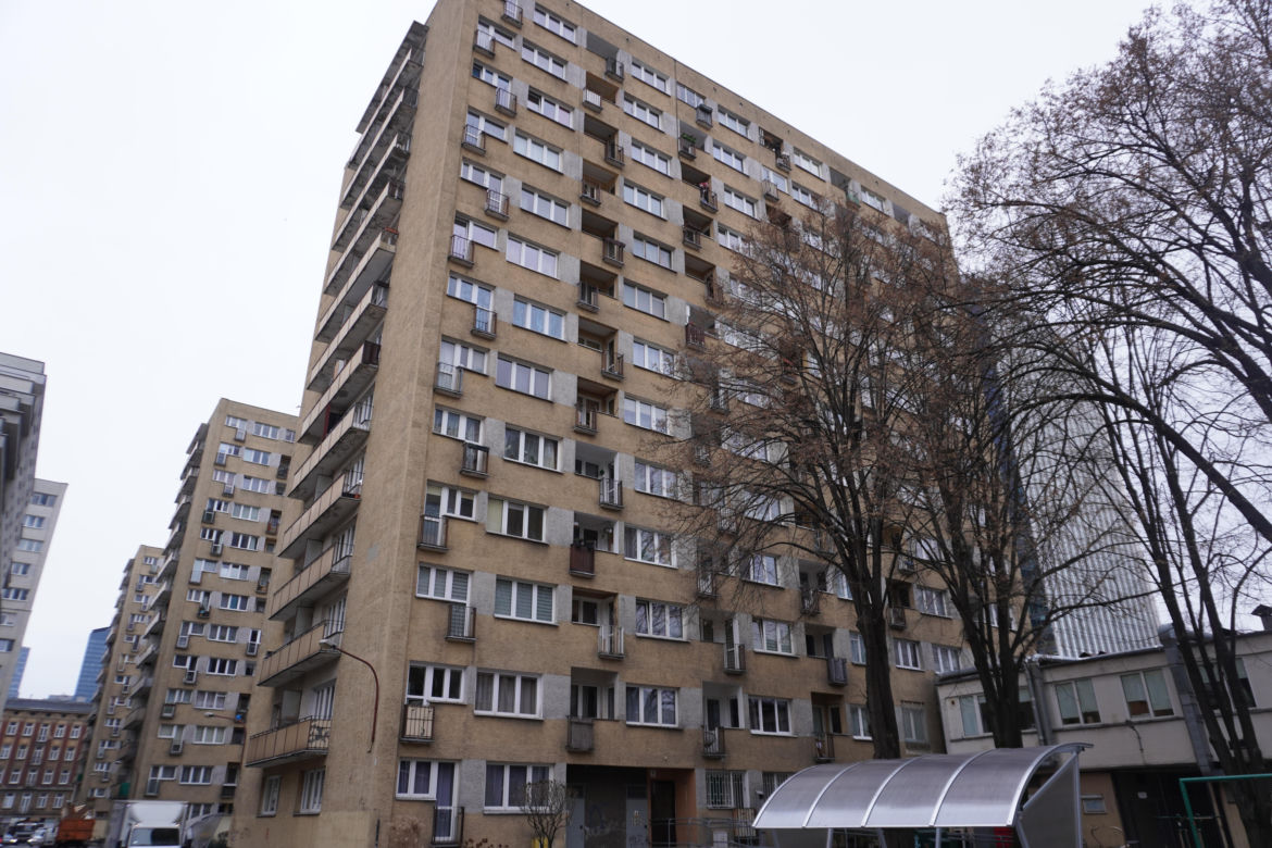 Blok z "Czterdziestolatka" współcześnie - tak wygląda