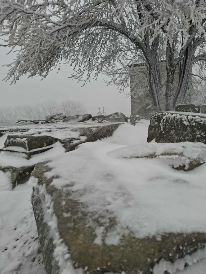 Majestatycznie, zimowo, jak w bajkowej Narnii. Tak Nowy Rok wita Święty Krzyż