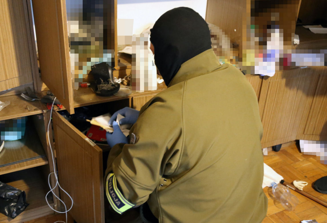 Policja zatrzymała poszukiwanego listem gończym 27-latka. To brat zabójcy z Nowego Światu?