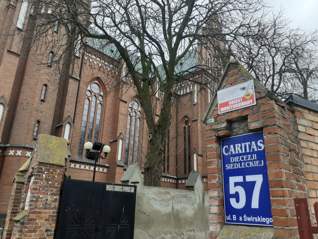 Jak wygląda Katedra pw. Niepokalanego Poczęcia NMP w Siedlcach z zewnątrz i w środku - marzec 2021