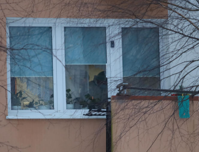 Dwa dni przed tragedią pozowali razem do zdjęcia. Dziś w mieszkaniu przy Bałtyckiej 3 nadal pracują śledczy