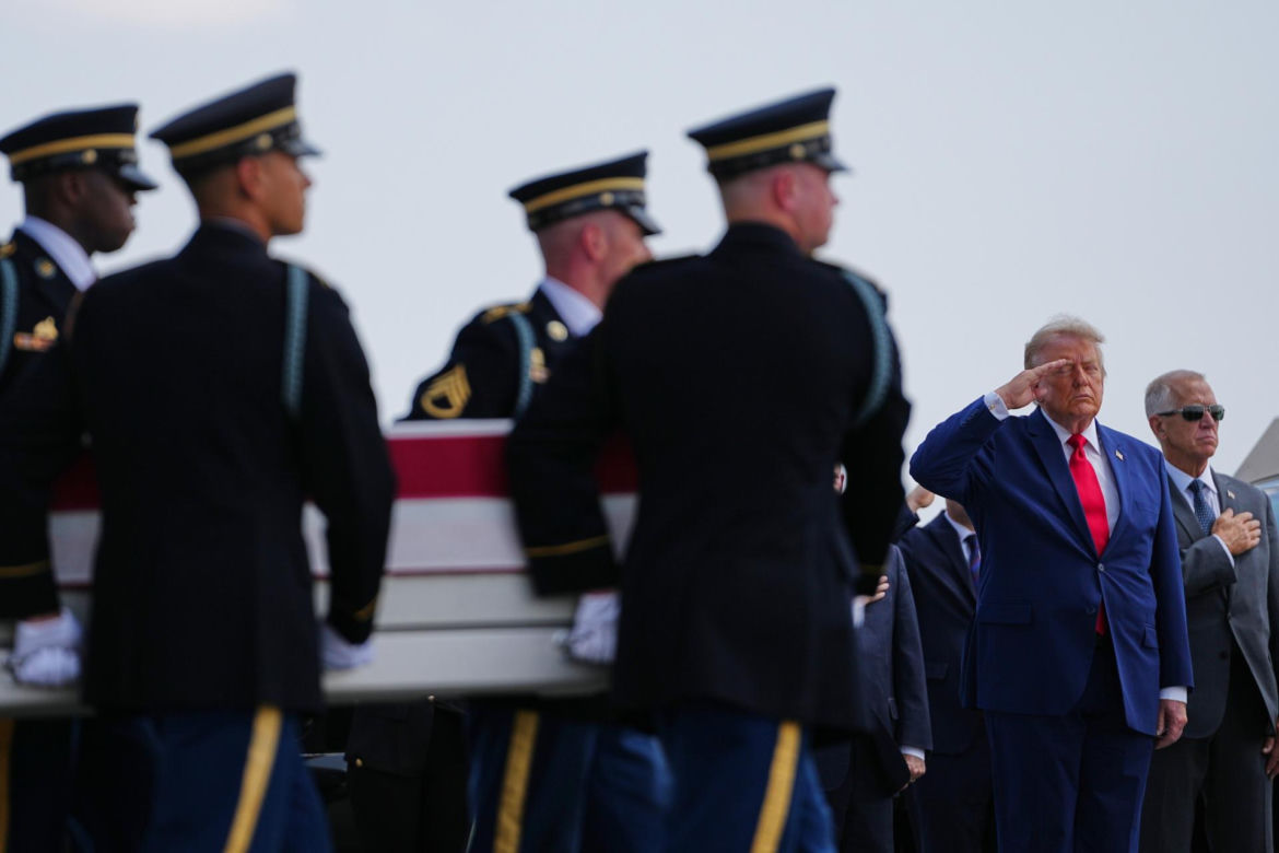 Donald Trump żegnał poległych żołnierzy. Padły poruszające słowa do ich rodzin