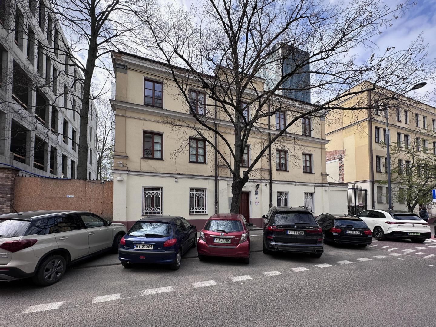 Plebania na zlikwidowanym cmentarzu Świętokrzyski w Warszawie