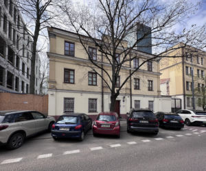 Plebania na zlikwidowanym cmentarzu Świętokrzyski w Warszawie