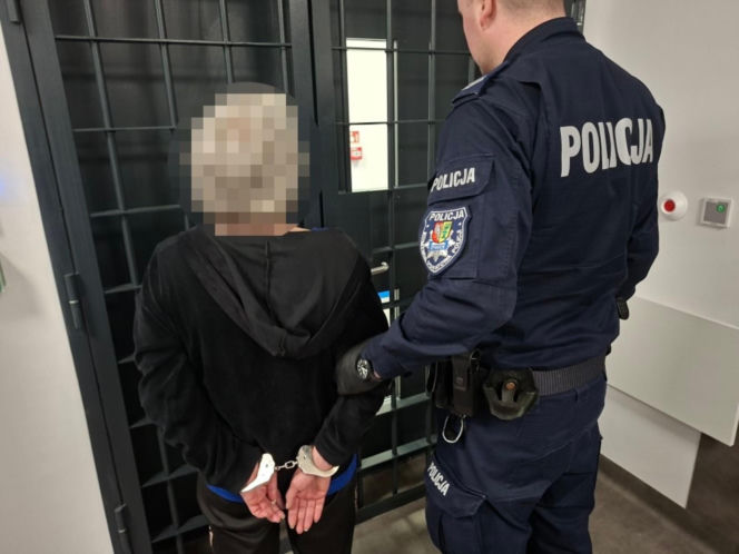 Zmasakrowali 51-latka kastetem i okradli! Trójka bandytów zatrzymana