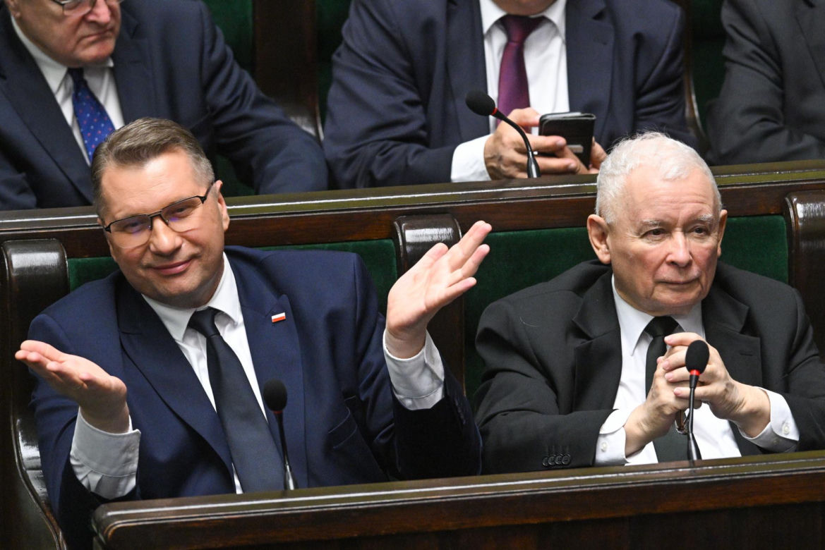 Sikroski bez hamulców do Macierewicza: Antek świrze!