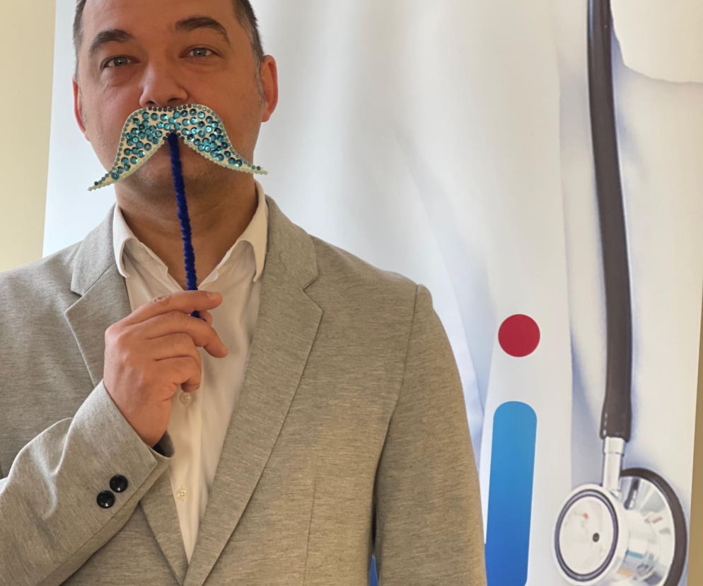 Movember w psychiatryku w Gdańsku. Dyrektorzy noszą wąsy od pacjentów