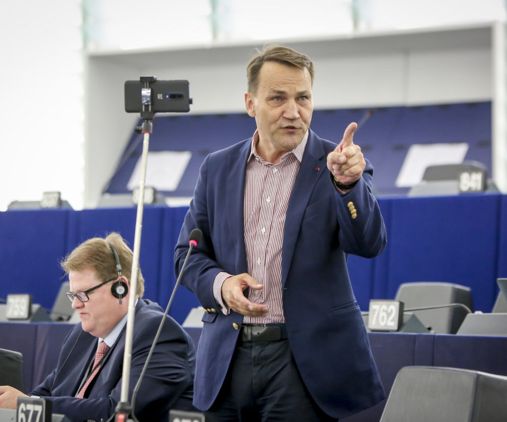 Sikorski grozi Kaczyńskiemu komornikiem