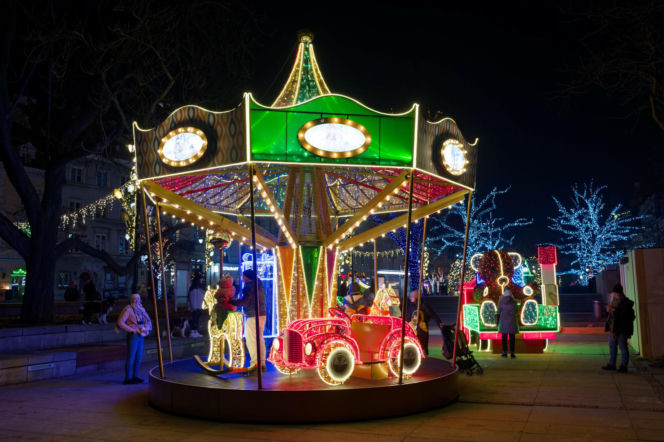 Świąteczne iluminacje w Warszawie