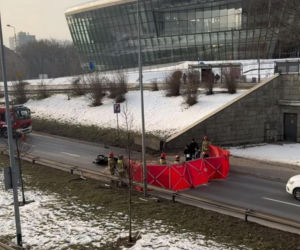 Kraków. Śmiertelny wypadek motocyklisty. 25-latek jechał bez kasku? [ZDJĘCIA].