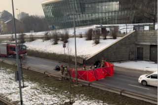 Kraków. Śmiertelny wypadek motocyklisty. 25-latek jechał bez kasku? [ZDJĘCIA].