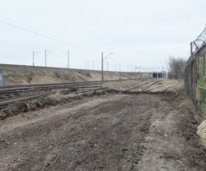 Udrażniają bocznicę kolejową prowadzącą do szpitala przy Szaserów