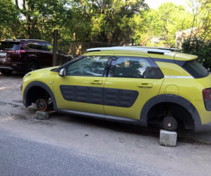 Rozkradziony Citroen C4 Cactus
