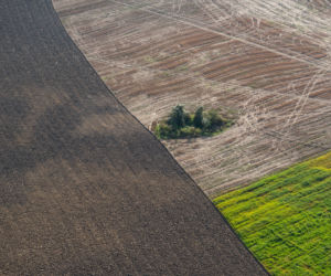 Nie uwierzycie własnym oczom. Tak wygląda Nowa Huta sfotografowana... z motoparalotni! [GALERIA ZDJĘĆ]