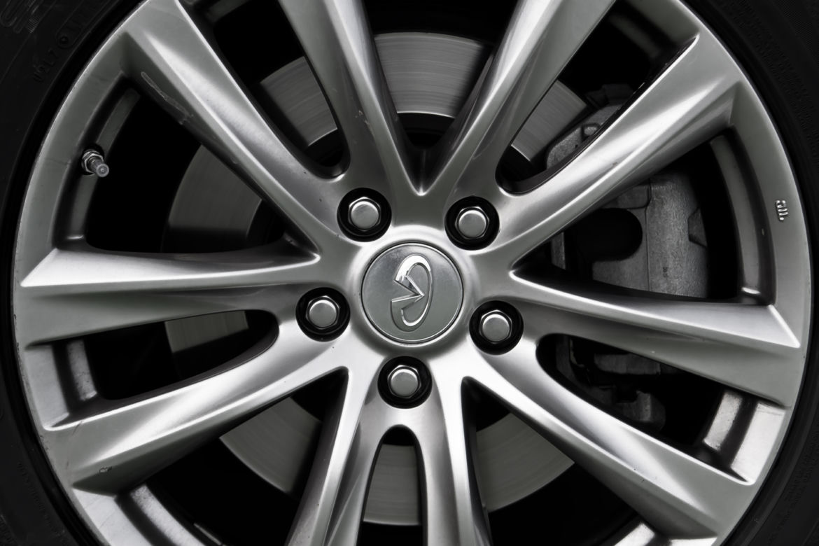Infiniti Q70h Premium Tech