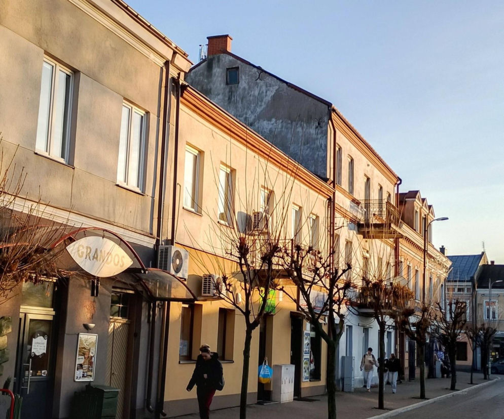 Zabytki stoją tu jeden przy drugim. To świętokrzyskie miasto wygląda jak z pocztówki, ale bez tłumów