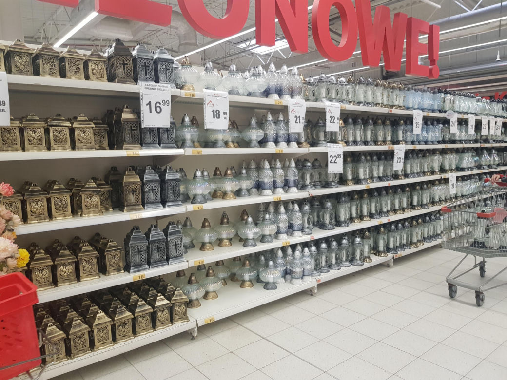 Wszystkich Świętych 2023. Ile kosztują znicze w Białymstoku? [ZDJĘCIA] 