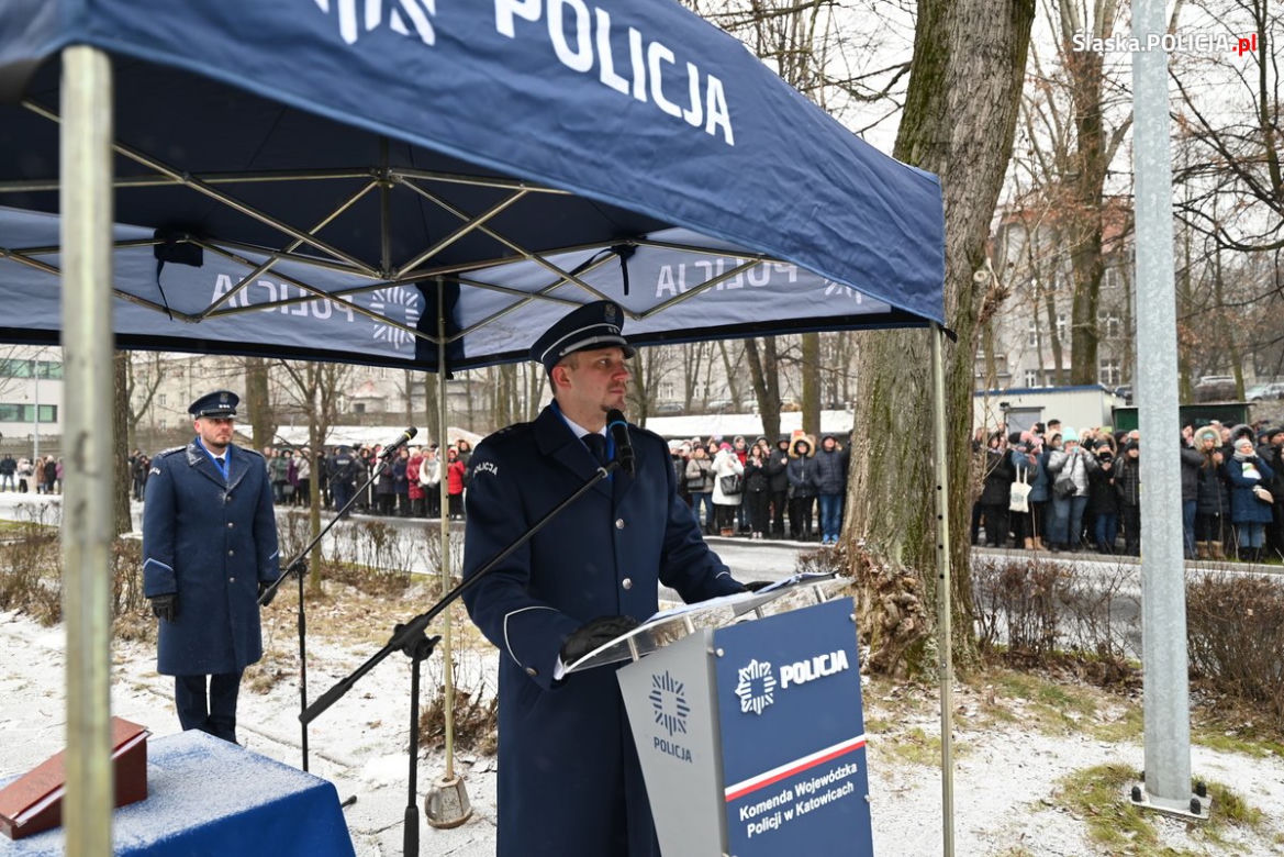 Śląskie: 156 nowych policjantów złożyło ślubowanie w Katowicach