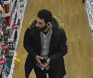Wyniósł ze drogerii maszynki do golenia! Ściga go policja z Bydgoszczy 