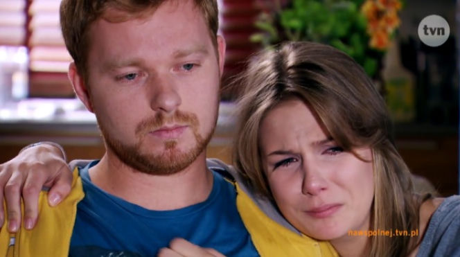 Na Wspólnej odc. 2102. Daniel Brzozowski (Michał Tomala), Ola (Marta Wierzbicka)
