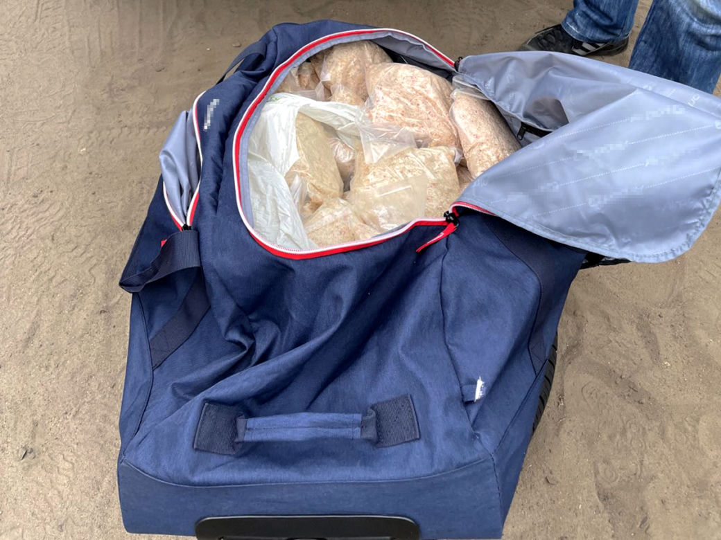 32 kilogramy narkotyków znaleźli policjanci z Torunia. 52-latek za kratami
