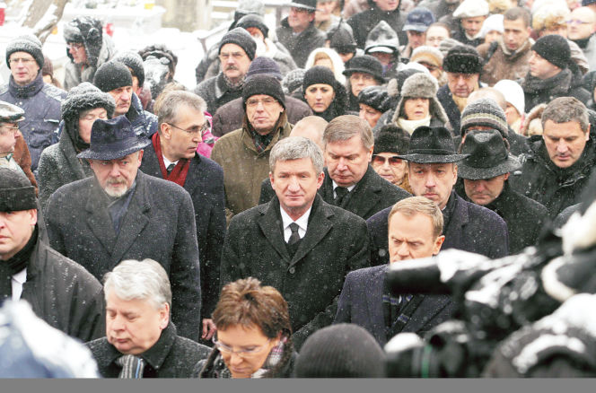 Tłumy polityków