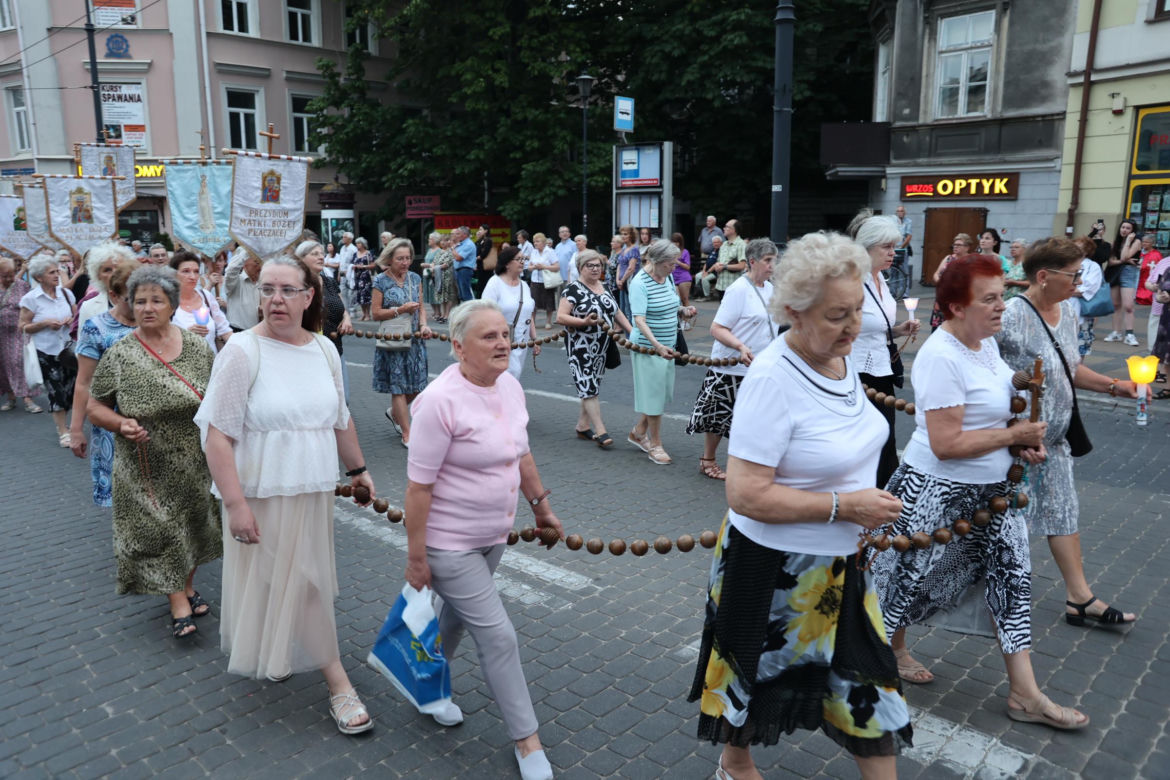 76. rocznica Cudu Lubelskiego. Procesja różańcowa w centrum Lublina