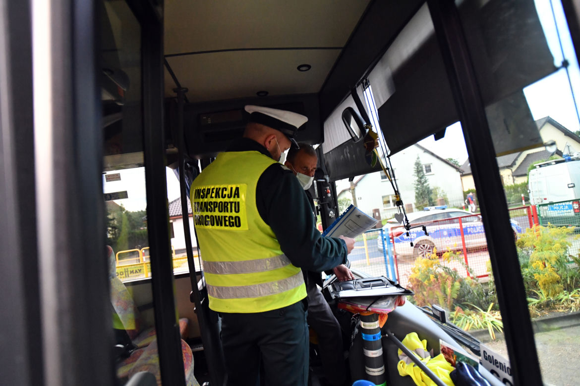 Kontrole szkolnych autobusów