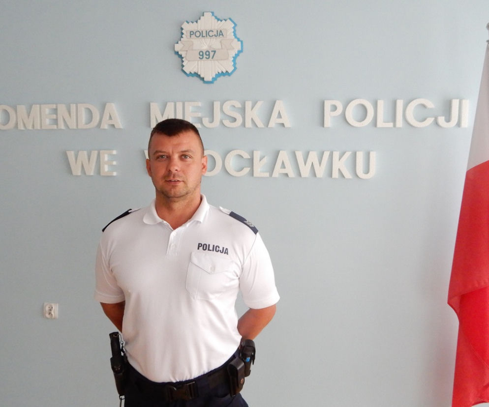 Desperat skoczył do wody, obawiając się zatrzymania. Policjanci reagowali w ostatniej chwili