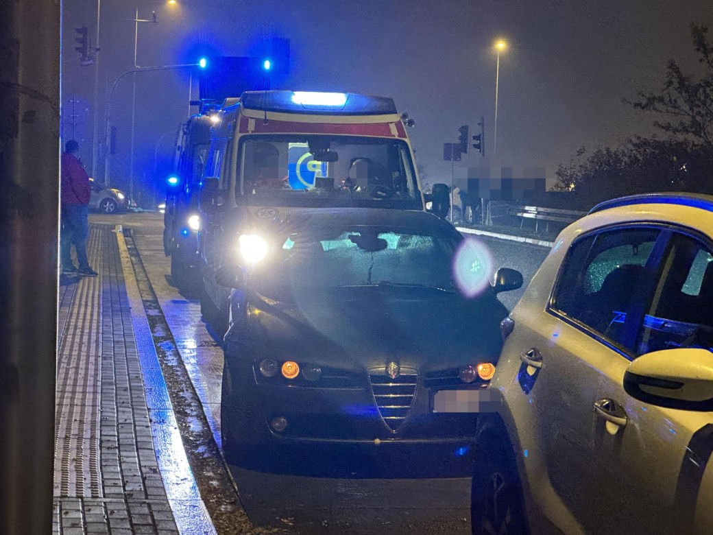 Wypadek na ulicy Powązkowskiej. Kobieta w ciąży zabrana do szpitala