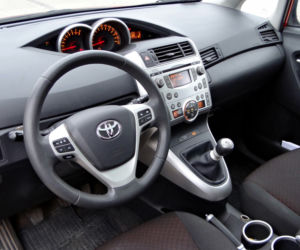 Toyota Verso 2011