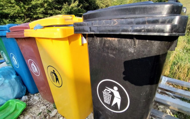 Makabryczne odkrycie! Prokuratura bada sprawę zwłok dziecko znalezionych w śmietniku