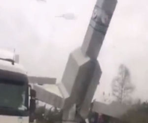 Wiatr przewrócił wieżę zegarową i tiry na ulicy! Armaggeddon w Turcji
