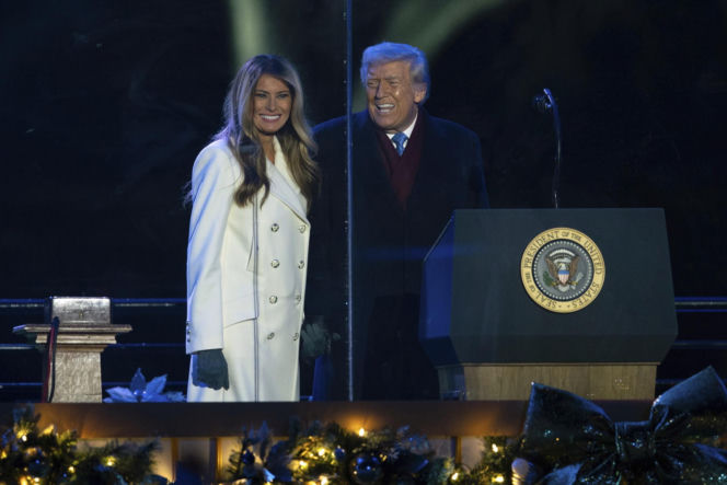 Melania Trump zapaliła choinkę przed Białym Domem! Podoba Ci się?