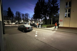 Bartosz G. przywieziony do Prokuratury Okręgowej w Płocku