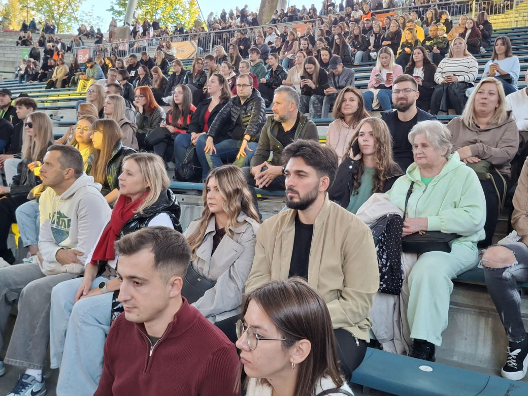 PGS Rock Festival na Kadzielni. Tłumy fanów śpiewały z LemON-em i Ewą Farną