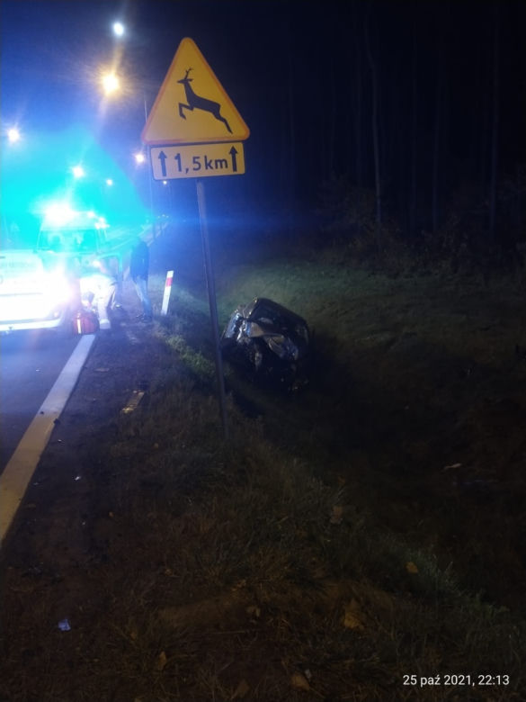 Wypadek na trasie Olkusz-Witeradow. Silnik wyleciał z auta! [ZDJĘCIA]