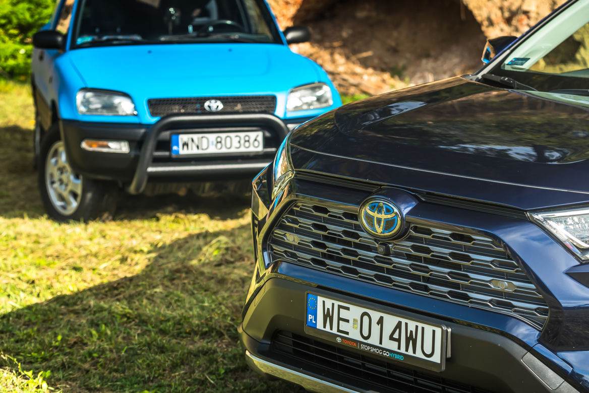 Toyota RAV4 mk. I & Toyota RAV4 mk. V